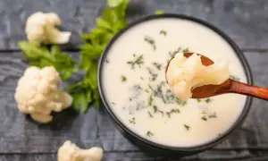 Zupa kalafiorowa jak u babci: Sekretny przepis na smak dzieciństwa