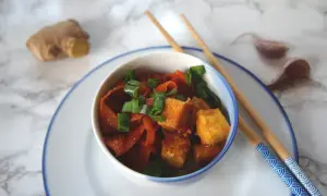 Jak przygotować tofu na obiad? Przepisy i triki na chrupkość