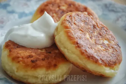 Ser z wiaderka na obiad? Odkryj wytrawne przepisy!