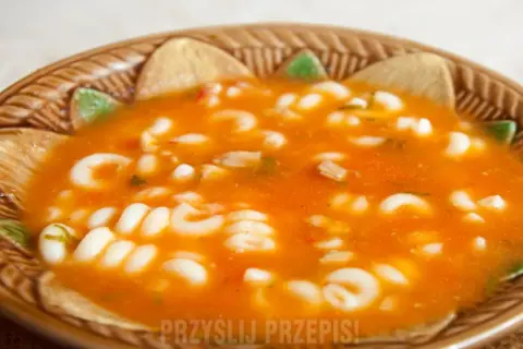 Jak zabielić zupę pomidorową? Sekret kremowości i uniknięcia zwarzenia