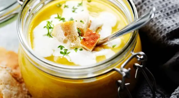 Zupa w słoiku: Ile naprawdę może stać? Uniknij błędów!