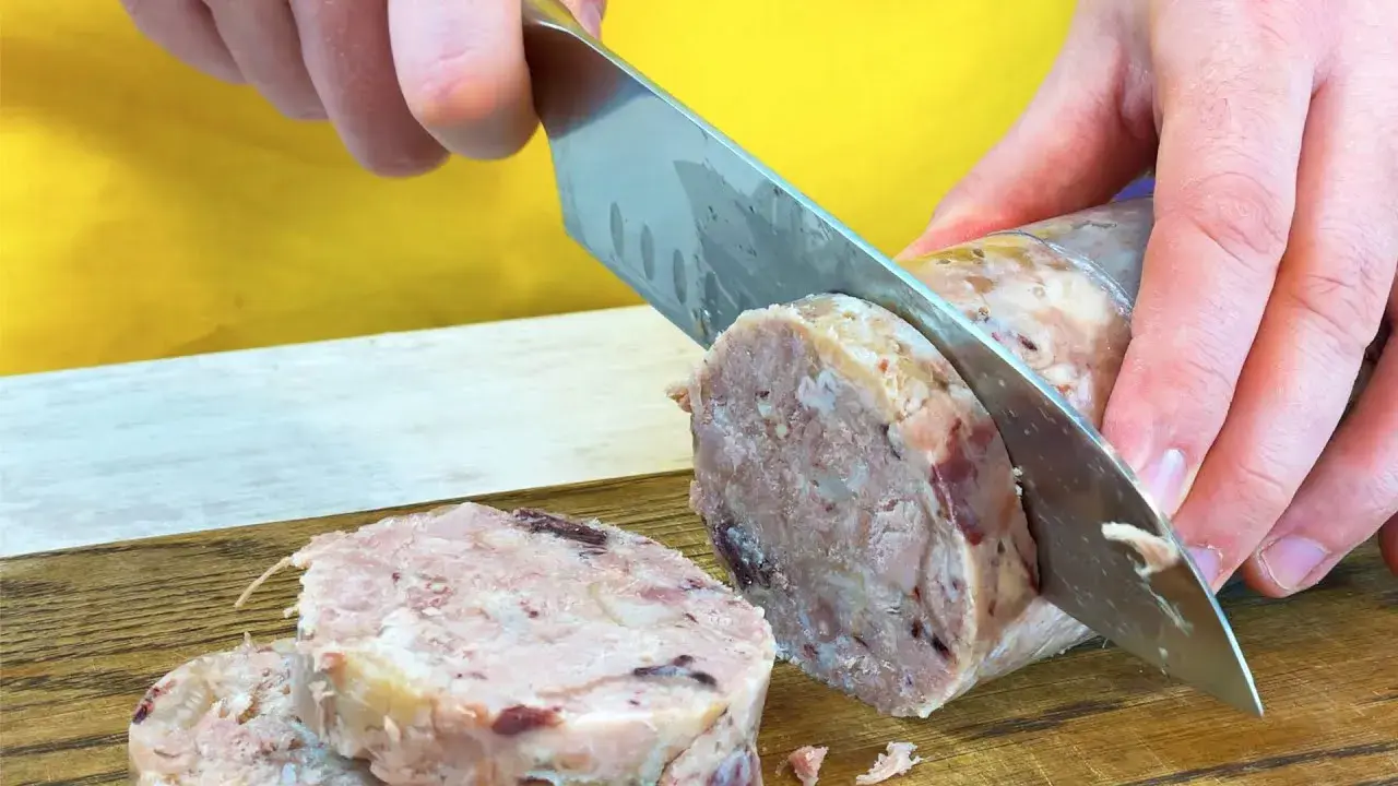 Kiełbasa z butelki: domowy hit bez konserwantów. Czy to bezpieczne?