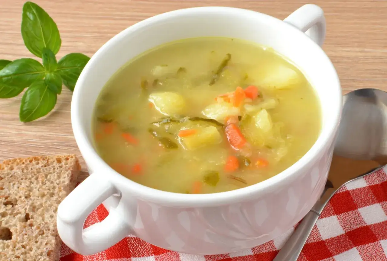 zupa ogórkowa twarde ziemniaki porównanie