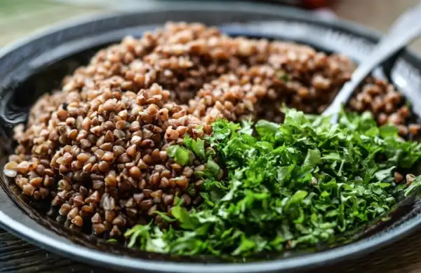 Kasza gryczana a gluten: Czy jest bezpieczna? Sprawdź!